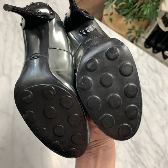 🌟 Tod's Metallic Silver Leather Black Studded Heel Pumps Size 36.5 NEW - Picture 5 of 8